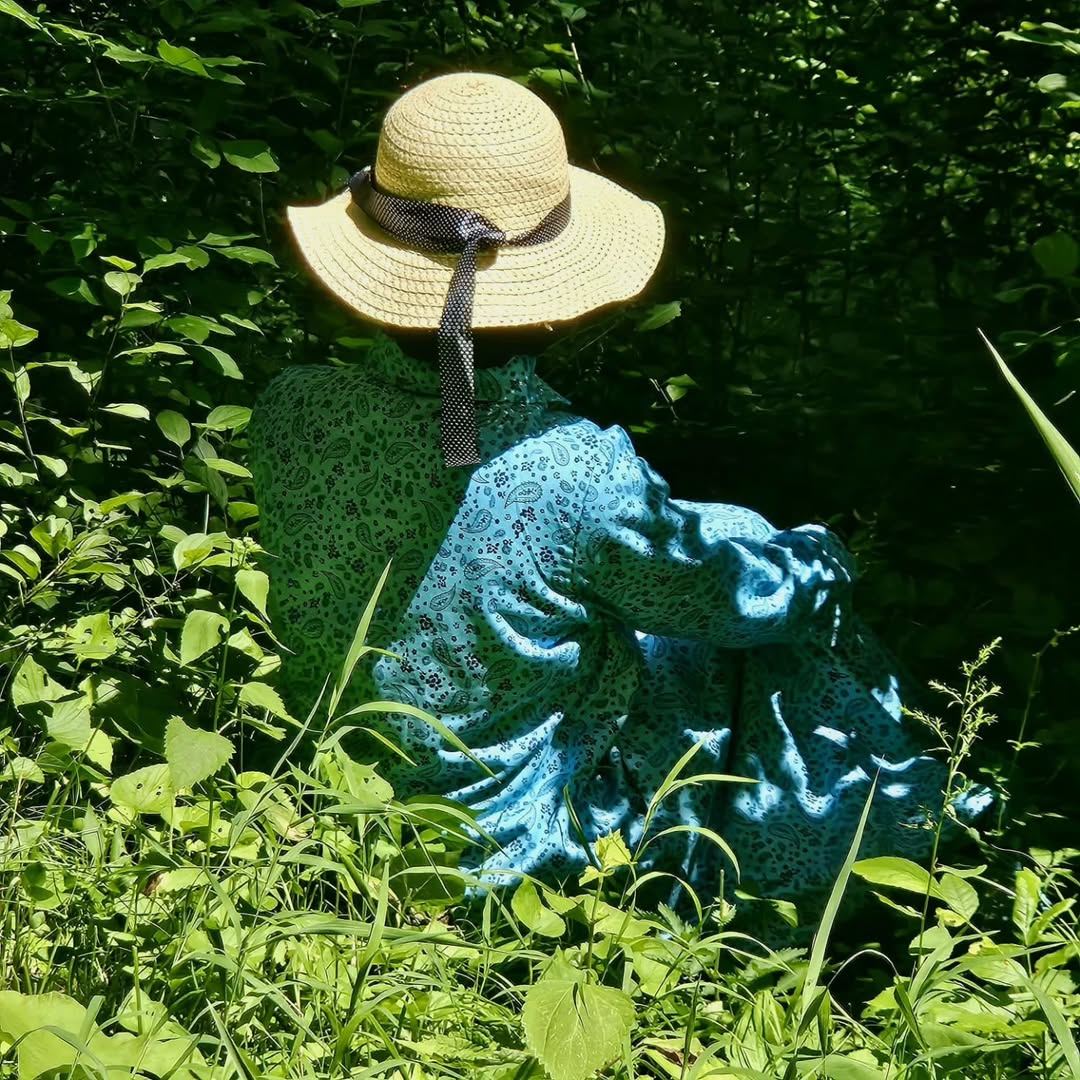 Paisley Breeze Maxi: Soft Cotton Dress with Blue and Black Paisley Pattern for Effortless Style